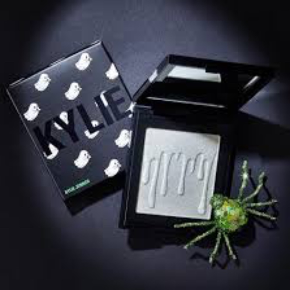 Kylie Cosmetics Go Ghost Halloween Highlighter